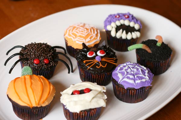 http://revistaweb.es/imagenes/2013/10/cupcakes-halloween-aranas.jpg