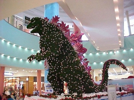 26 Árboles de Navidad Diferentes - Árbol de Navidad "Godzilla"