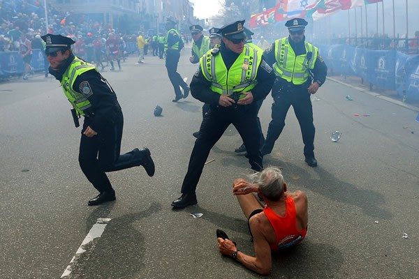 Las Imágenes más Sobrecogedoras de 2013 - Atentado de la Maratón de Bostón