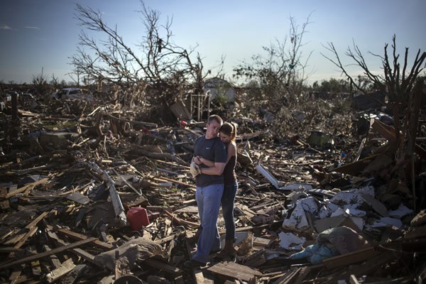 Las Imágenes más Sobrecogedoras de 2013 - Escombros tras el tornado que sufrió Oklahoma.