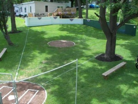 Los Mejores Patios Traseros - Mini Campo de Baseball