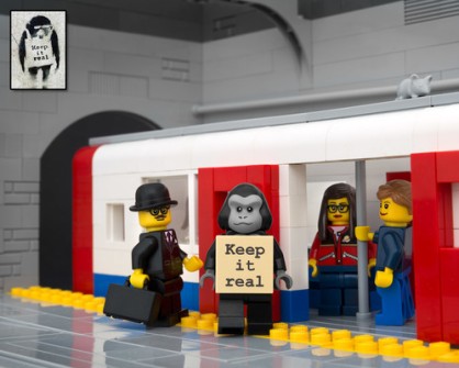 Fusión de Banksy y LEGO - Keep It Real